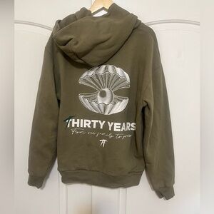 TF Thirty year hoodie in olive